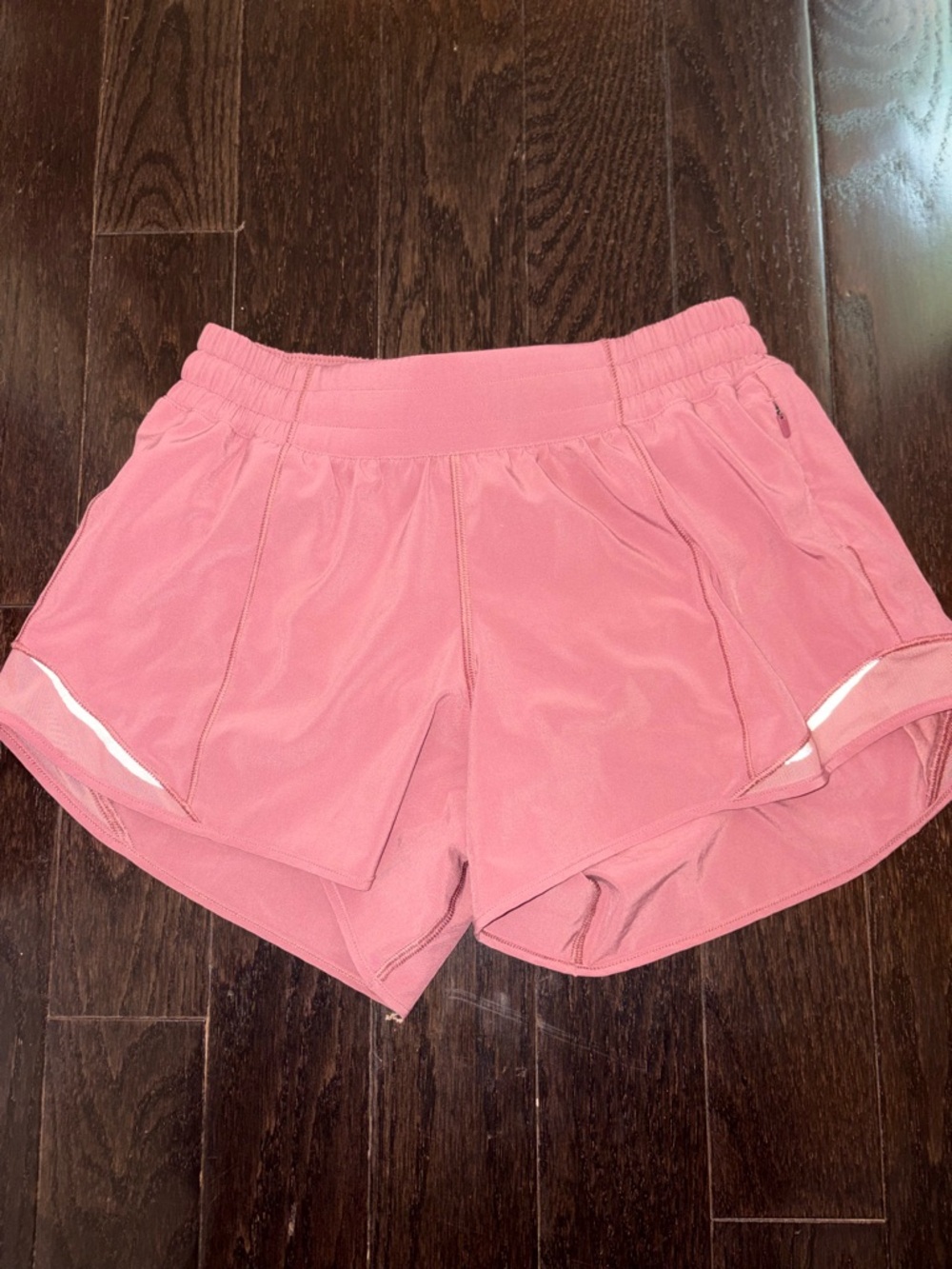LULULEMON | Hotty Hot Low Rise Lined Short 4” Red Clay Size 6